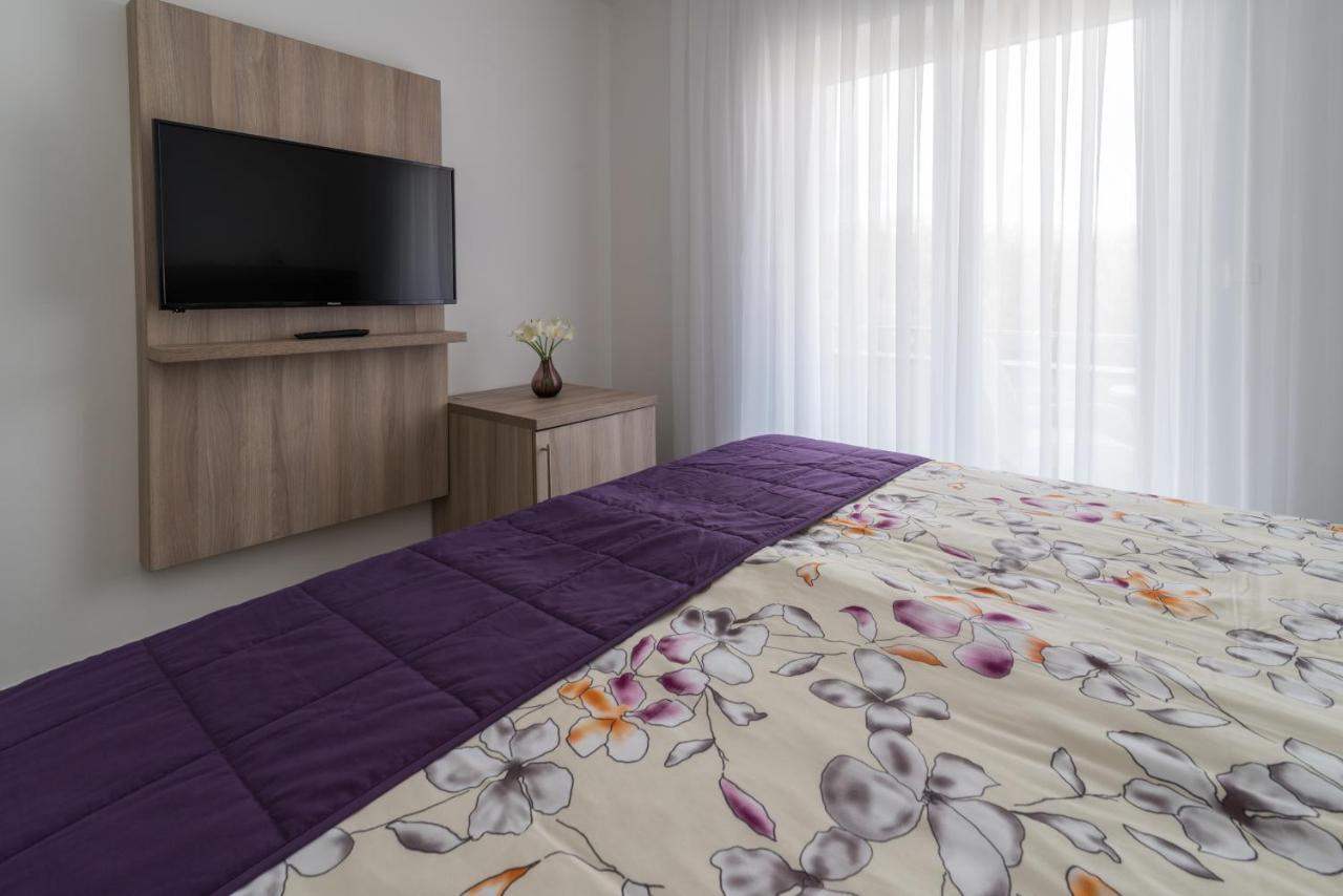 Apartments & Rooms Lavanda Malinska Bagian luar foto